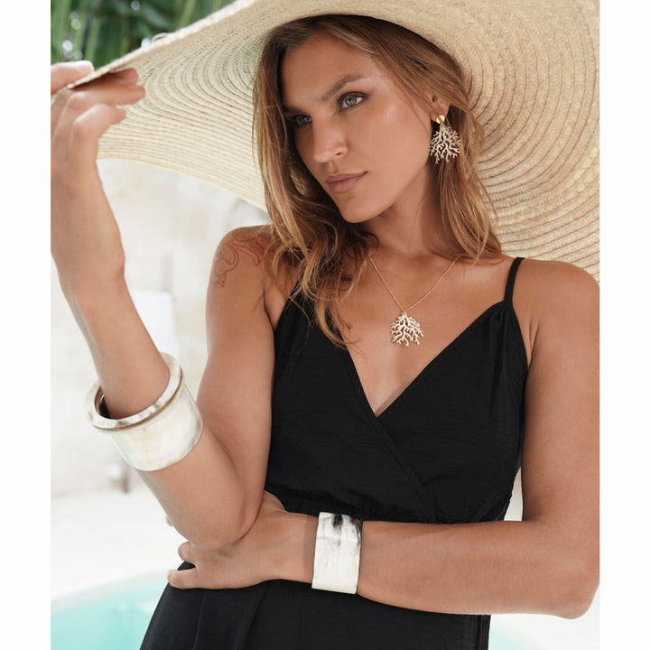 White coral shaped earring - Gold