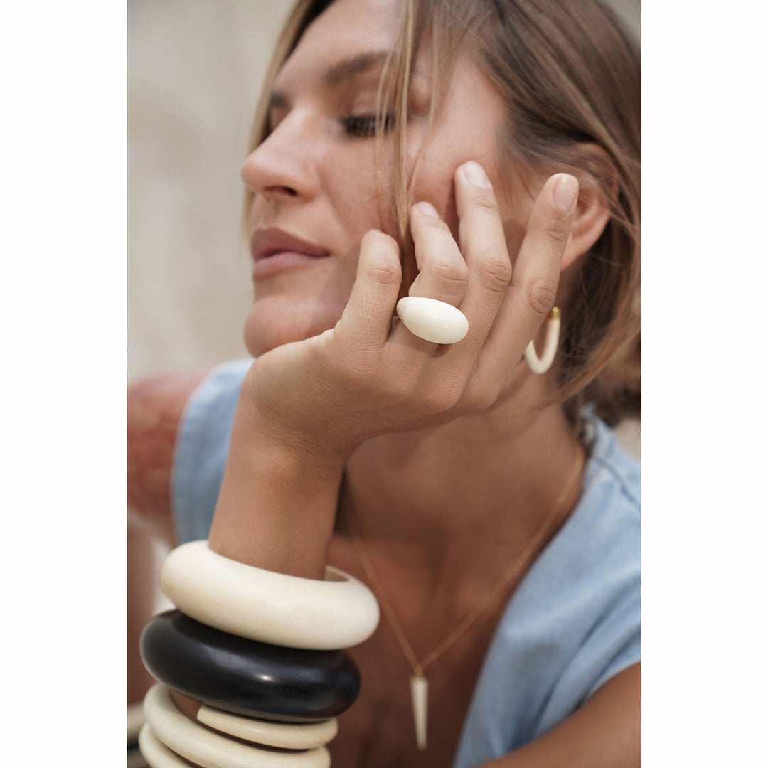 Oval wooden ring - White wood