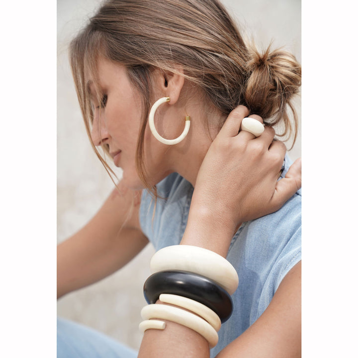 Oval wooden ring - White wood