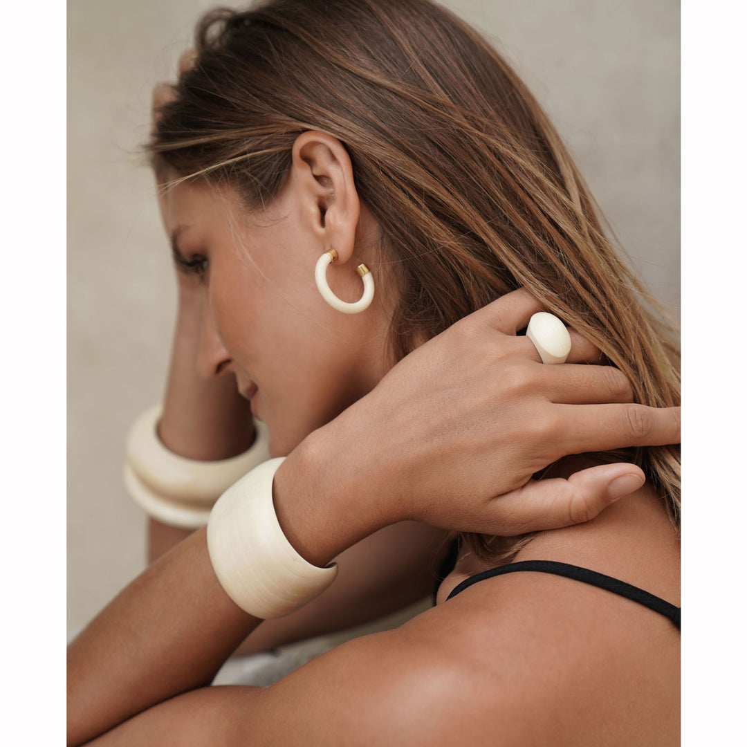 Oval wooden ring - White wood