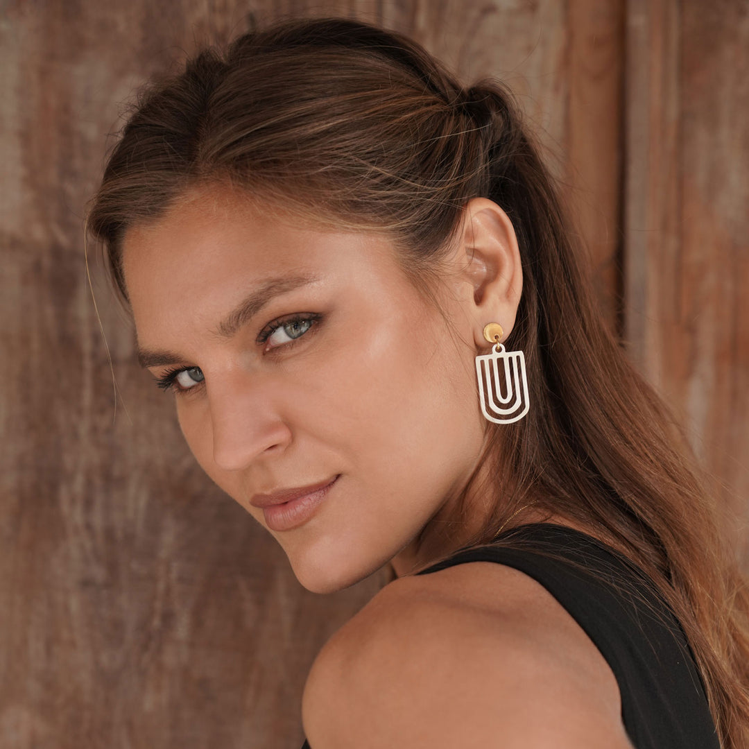White Natural horn cut-out chandelier earrings - Silver