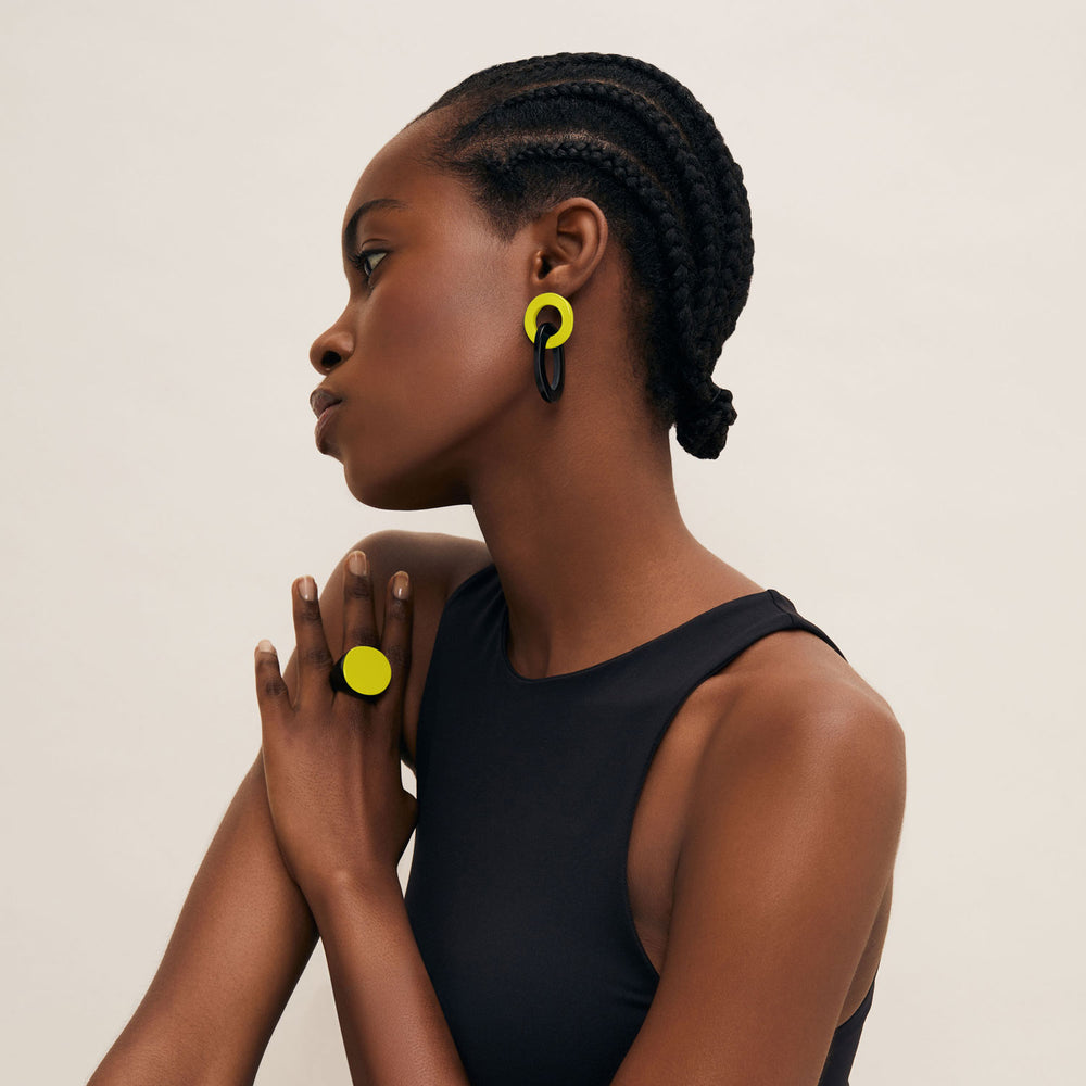 Branch Jewellery - Chartreuse and black lacquered round horn ring