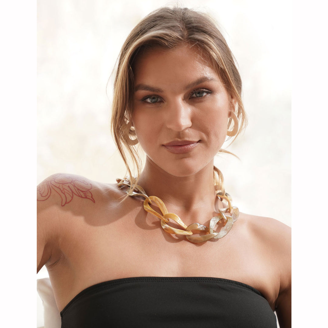 Natural white horn curb link necklace