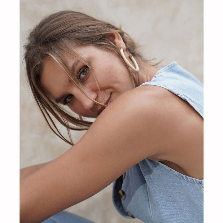 Slim White wood hoop earring - Gold