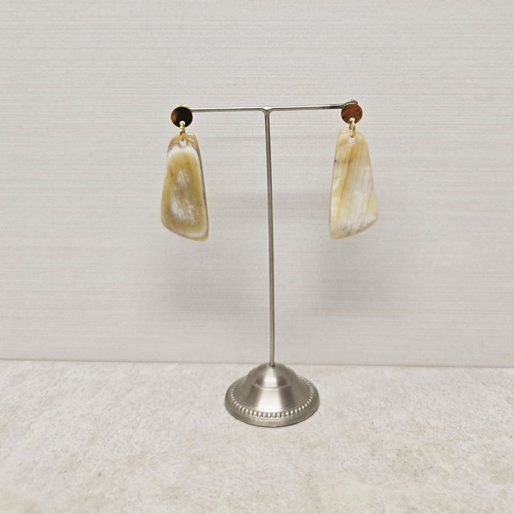 White Natural Horn shaped drop earring - Gold