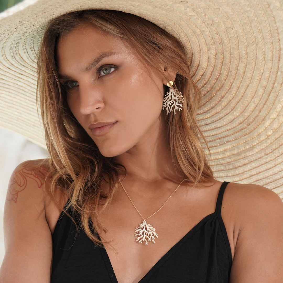 White coral shaped earring - Gold