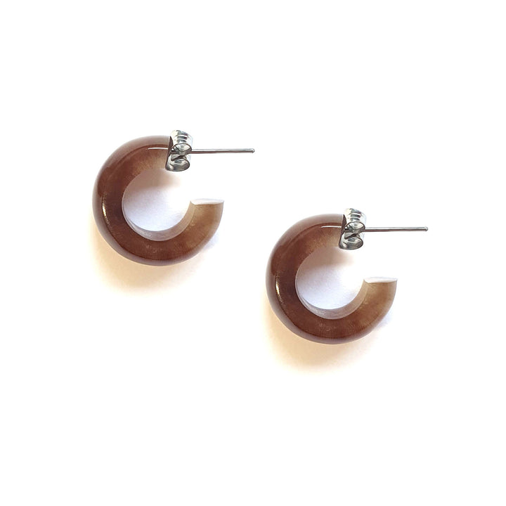 Brown Natural cuffed hoop earrings