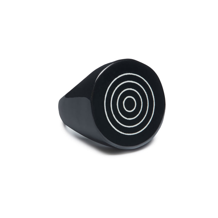 Round black lacquered with circle design buffalo horn ring