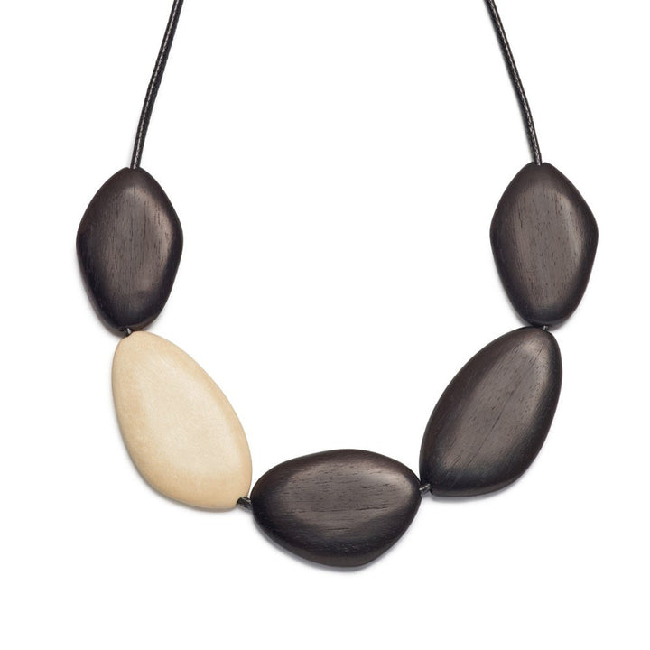 NKBD808-BLK-WHT wooden jewellery detail close-up