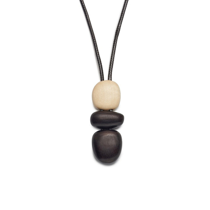 PN738-BLK-WHT wooden jewellery detail close-up