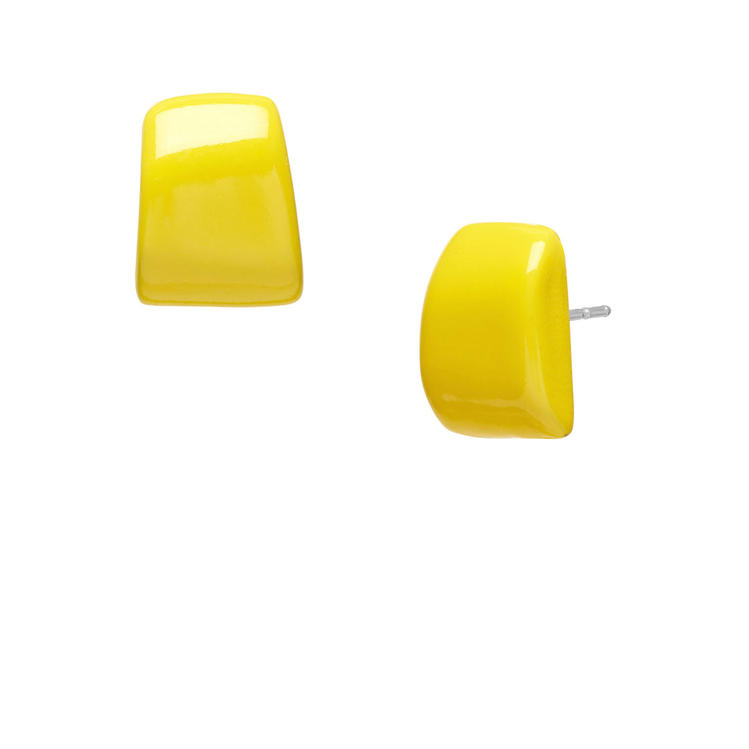 Small yellow lacquered stud